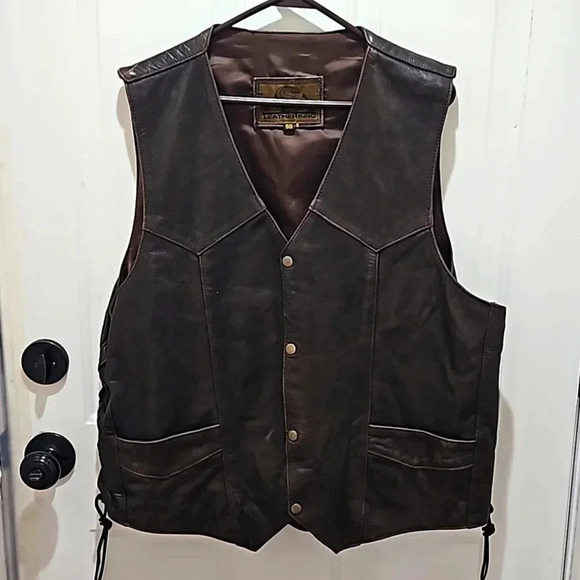 LEATHER VEST - Picture 2 of 10